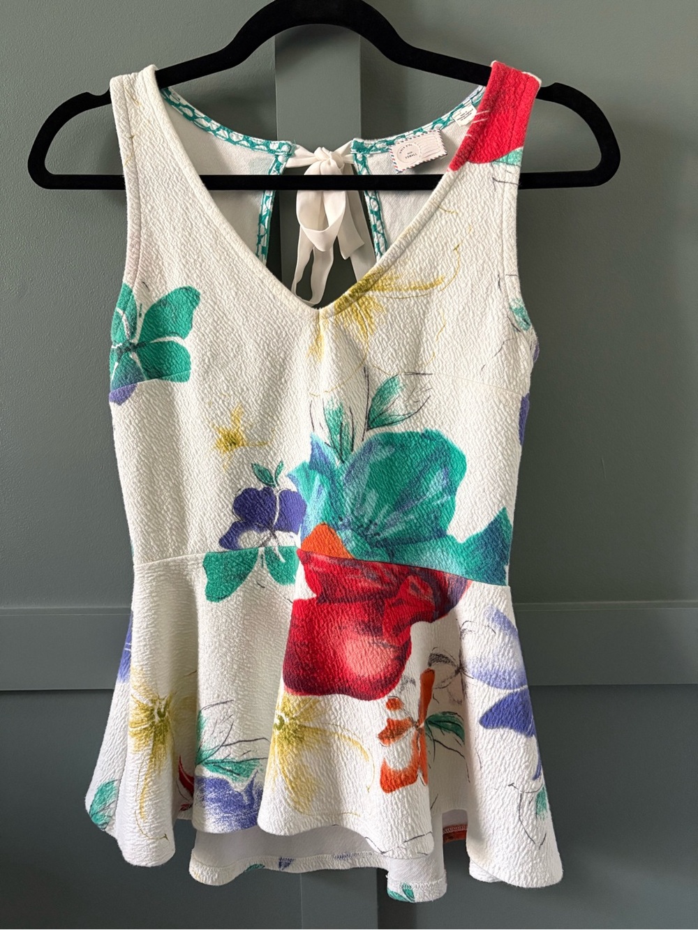 Anthropologie Postmark Flynn Floral Peplum Top Textured V Neck Keyhole XS